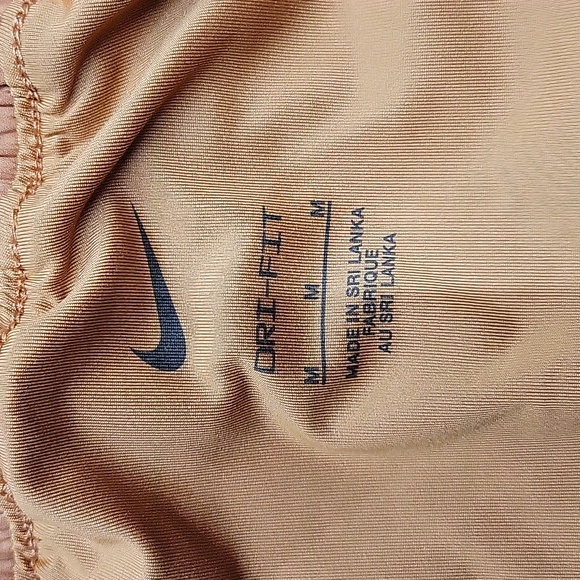 NIKE WOMEN'S SHORTS. - Picture 6 of 6